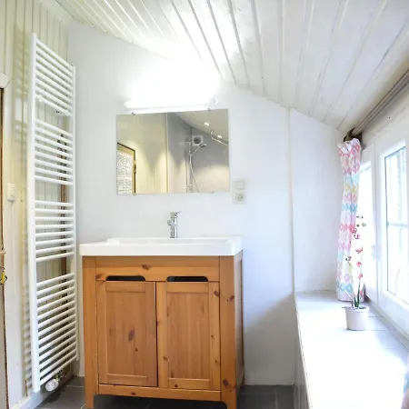 בית נופש With Ceilings In Sur Lesse הן - סור - לסה