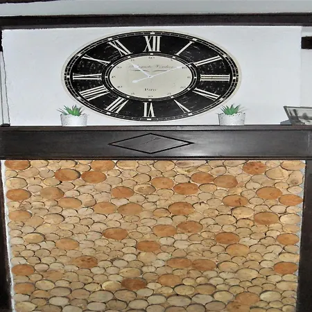 With Ceilings In Σπίτι διακοπών Han-sur-Lesse