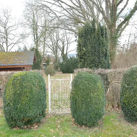 度假居 With Ceilings In 莱斯河畔的汉恩
